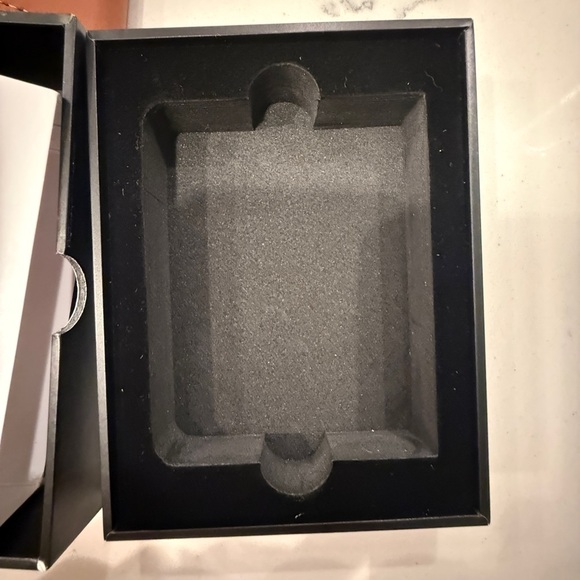 Ridge Bifold Leather Wallet - Tobacco Brown - Picture 7 of 7